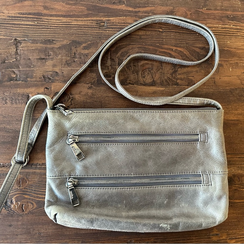 HOBO THE ORIGINAL GRAY‎ LEATHER CROSSBODY SHOULDER ZIPPER BAG.